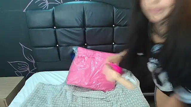 LiaMonroee_'s cam snapshot