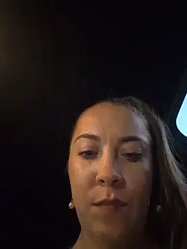 Risky_girl23's cam snapshot