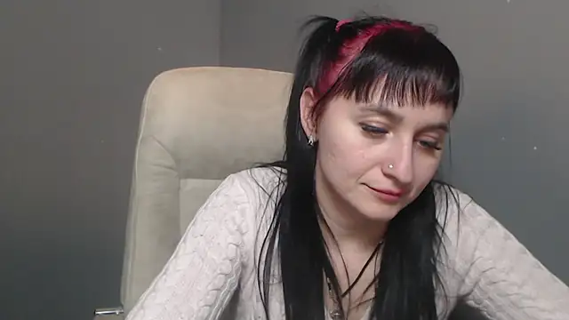 NinaFlawlees live sex cam