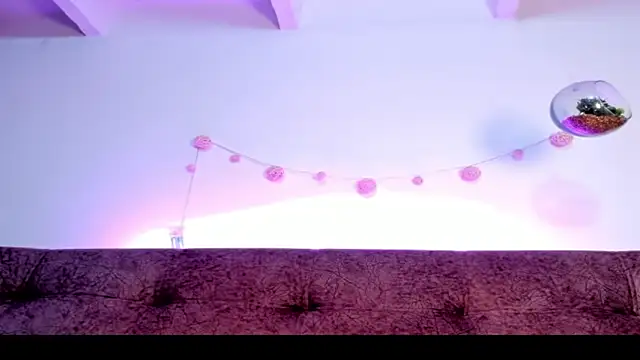 violet_77711's cam snapshot