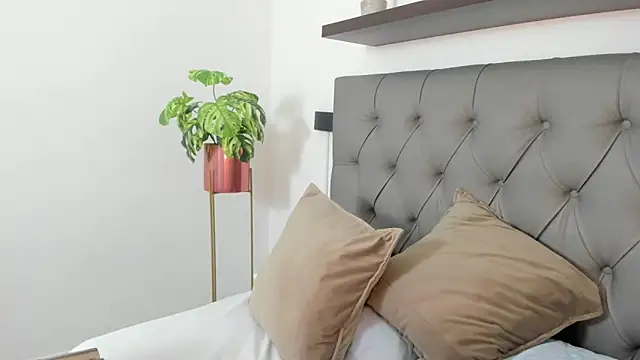 rossie_lanie_'s cam snapshot