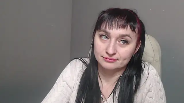 NinaFlawlees live sex cam