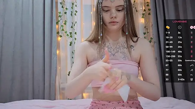 CarolinePepper live sex cam