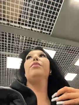 Tisha_Busty live sex cam