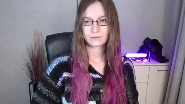 emmaxDelight's cam snapshot