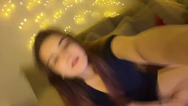 Vivalenti_Kiss's cam snapshot