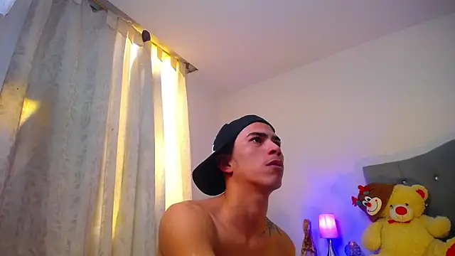 TOMBOYSEXX live sex cam