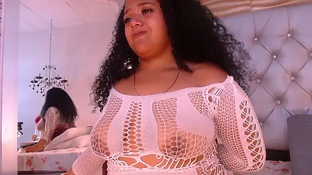 JadeSoleile's cam snapshot