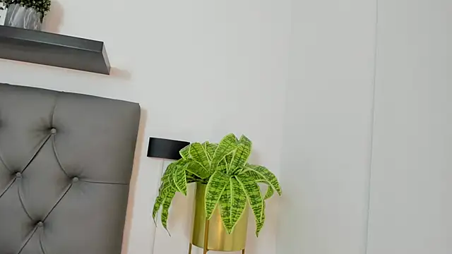 rossie_lanie_'s cam snapshot