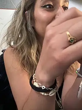 Isabella_Varella live sex cam