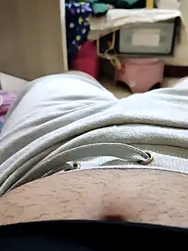 LargishSexiness's cam snapshot