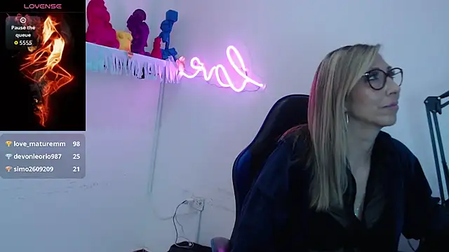 Scarlett_079's cam snapshot