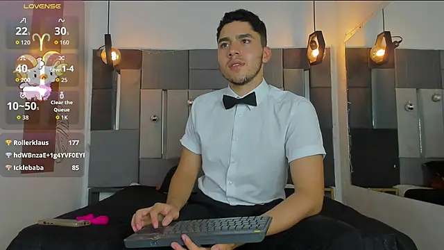 LiamNovak live sex cam