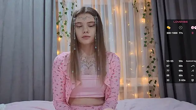 CarolinePepper's cam snapshot