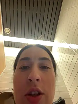 Holly_Play's cam snapshot