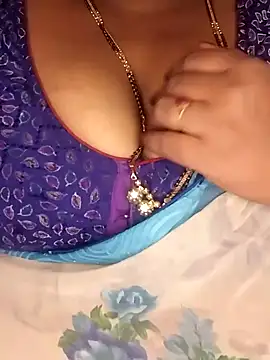 Divyahoty's cam snapshot