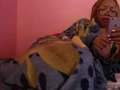 Ladyzee25's cam snapshot