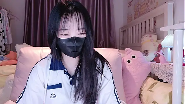 love-uiui live sex cam