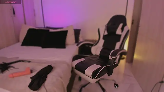 ChloeMoreti's cam snapshot