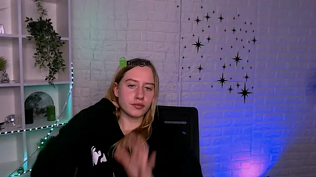 molly_lesser's cam snapshot