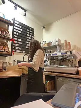 cinnabon_'s cam snapshot