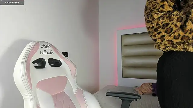 Luna_and_lindsy's cam snapshot