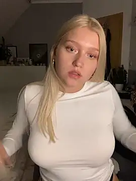 EmmiPemmi live sex cam