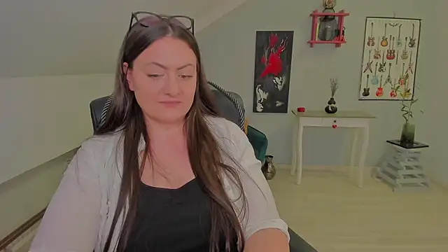 MistressDarrah's cam snapshot