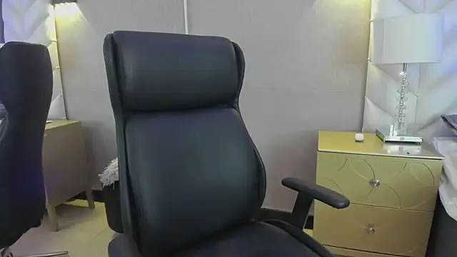 ChloeHarper_ live sex cam