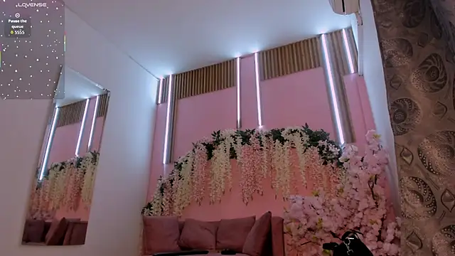 ThiccyLexxy live sex cam