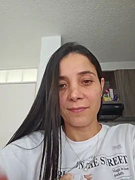 miaeyes live sex cam