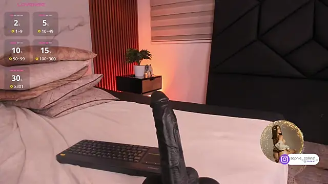 SophieCollins_1's cam snapshot