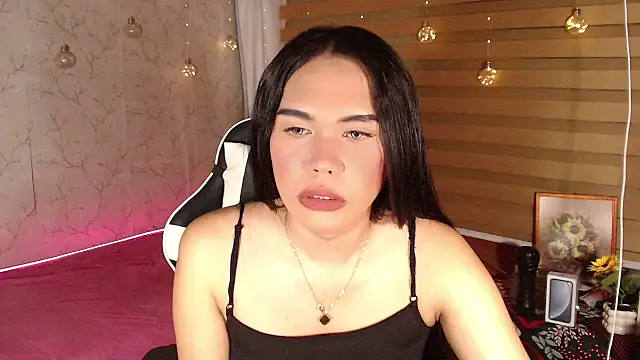 TssluttyNikka live sex cam