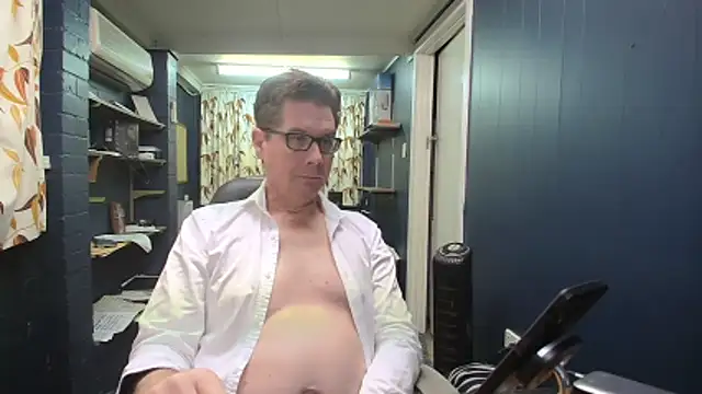 tilobinder live sex cam