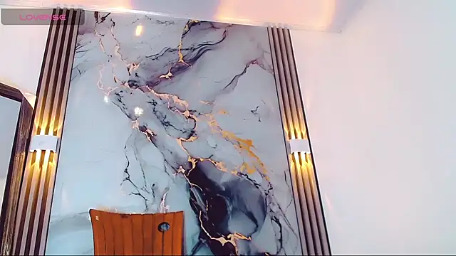 khiara_moretti live sex cam