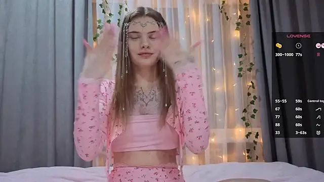 CarolinePepper live sex cam