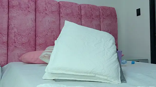 kendal_rossi's cam snapshot