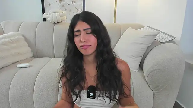 Gaby_zahir_'s cam snapshot