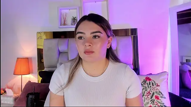 emmy_r's cam snapshot