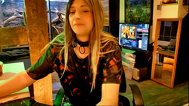 DYasmin69 live sex cam