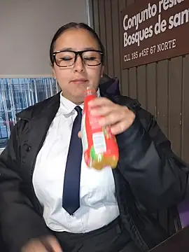 Cute_Penelope live sex cam