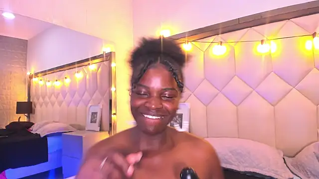 Scarletbigbug's cam snapshot