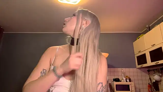 MiaMilla's cam snapshot