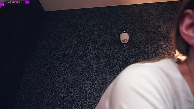 MoiraHavins live sex cam