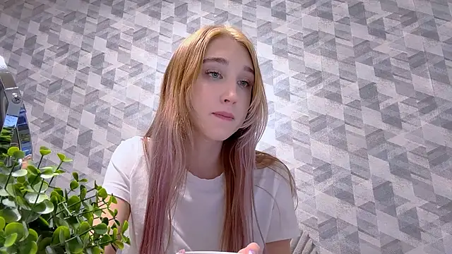 DetraLinz live sex cam