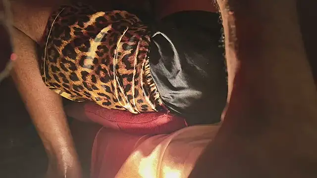 BADDIEBENJI live sex cam