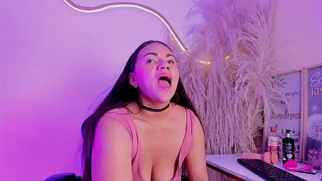 RossieJones live sex cam