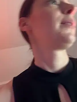 RussianGirls_'s cam snapshot