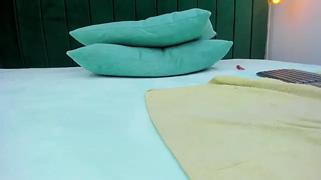 Ema-Messy's cam snapshot