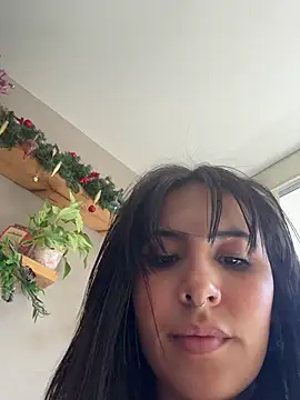 SugarTroubl33 live sex cam